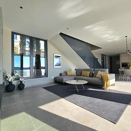 Villa Tisno ヴィラ ティスノ