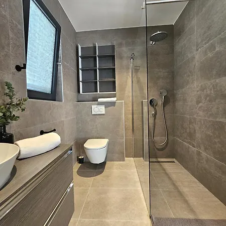 ヴィラ Villa Tisno *